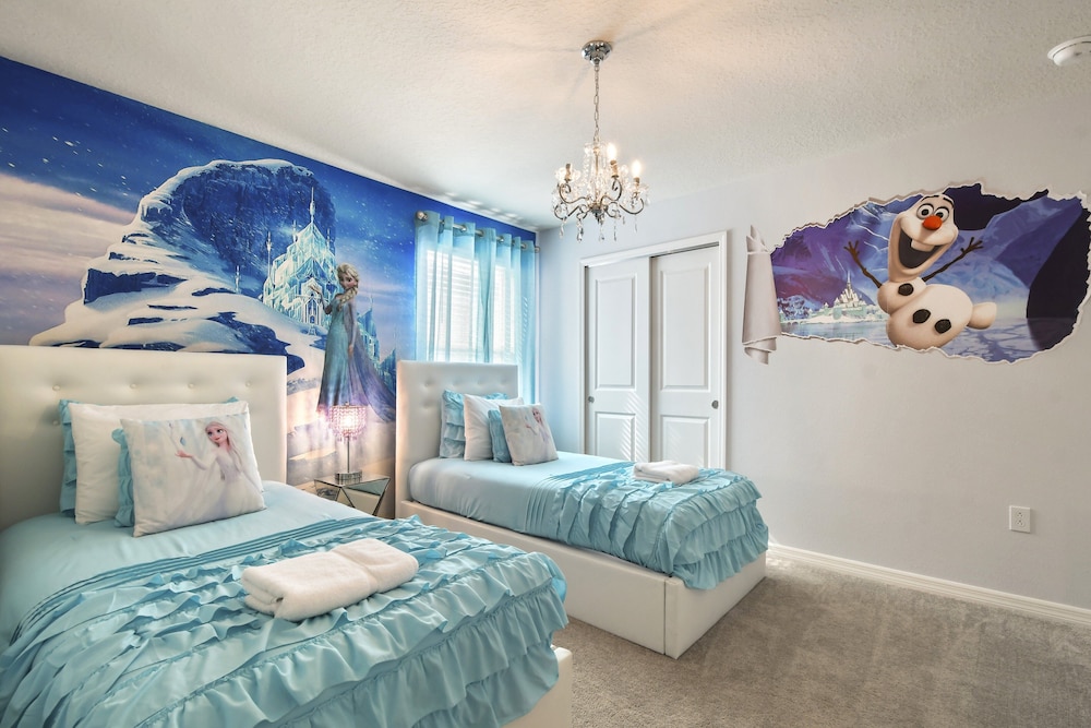 Relax in Style Pool Resort Amenities Near Disney - photo 7