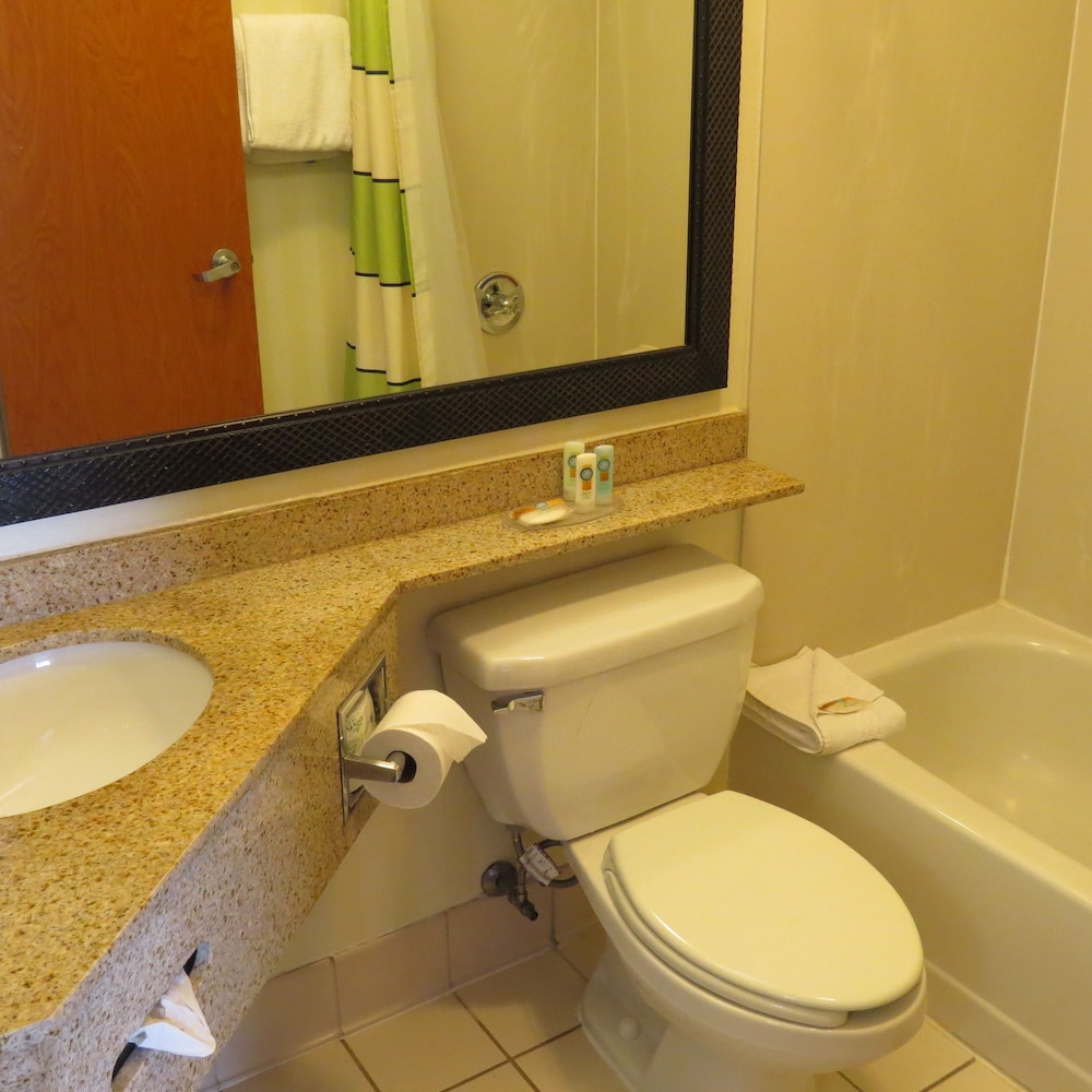 Quality Inn Cranberry Township - photo 16
