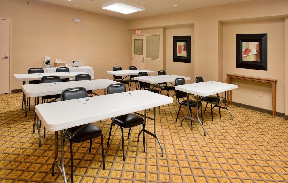 Candlewood Suites Springfield by IHG - photo 26