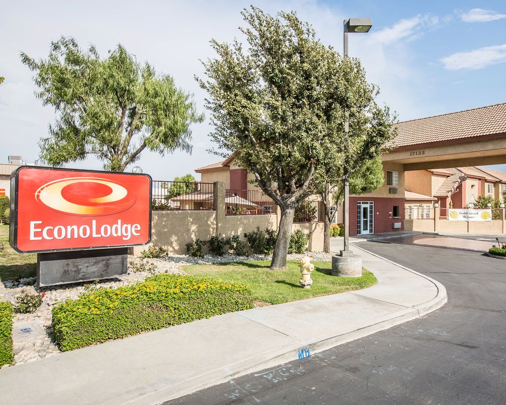 Hotel Fontana CA - featured photo