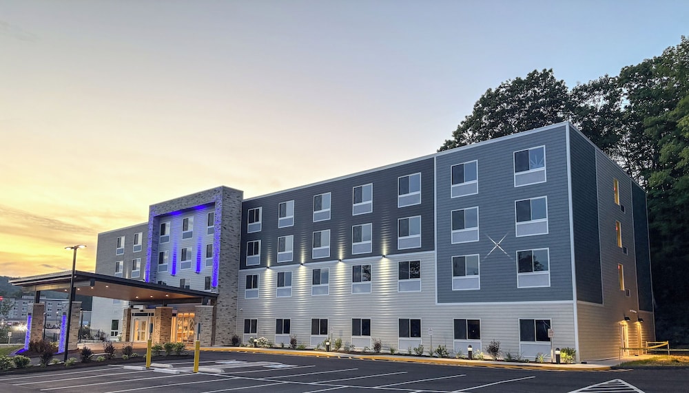 Holiday Inn Exp Stes Berkshires By Ihg - photo 3