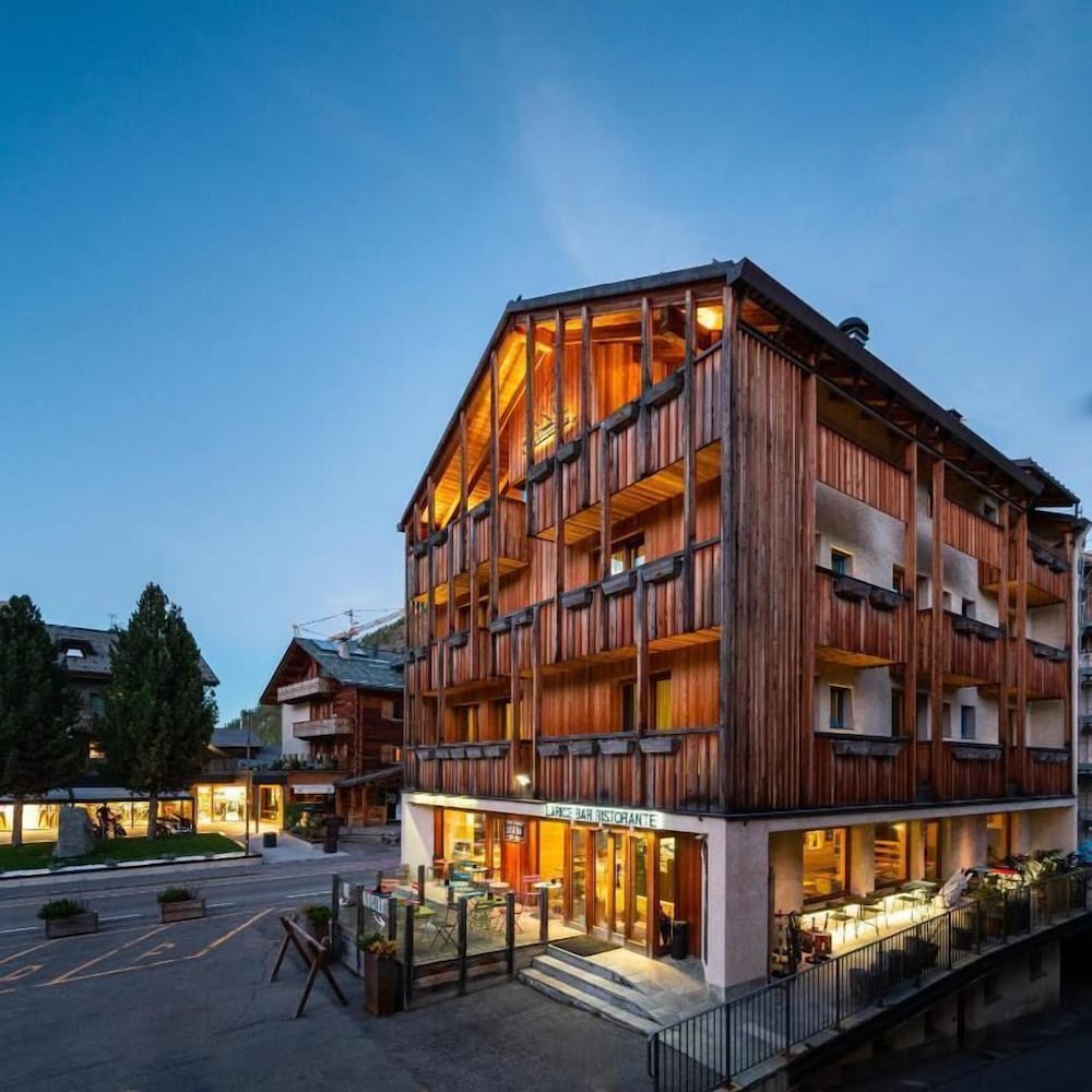 Hotel Larice Suite&Breakfast — carbon neutral stay, Livigno