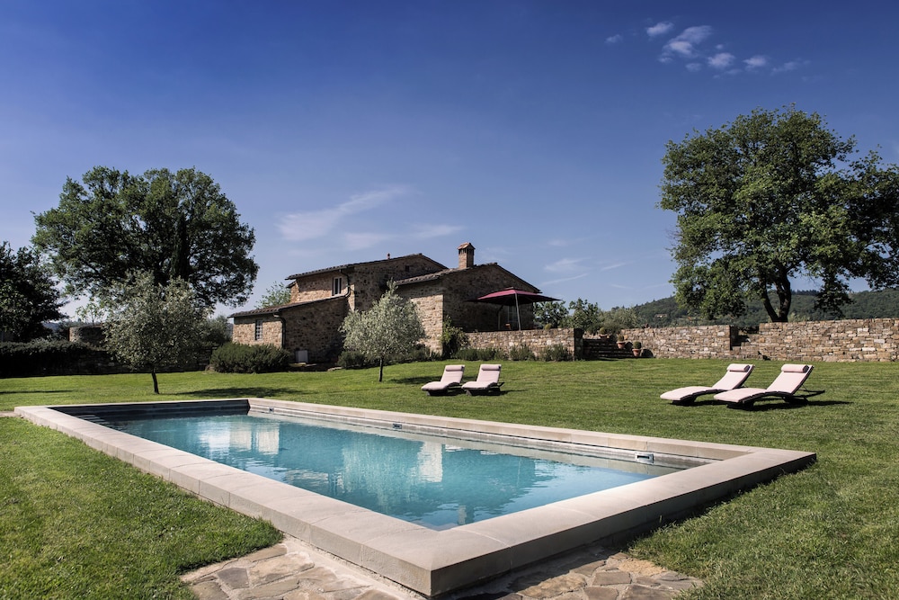 Il Prato Vignamaggio Private Pool Nature in Greve In Chianti, Italy