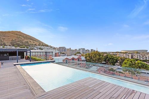 Apartment with Backup Power Big Balcony and Rooftop Pool