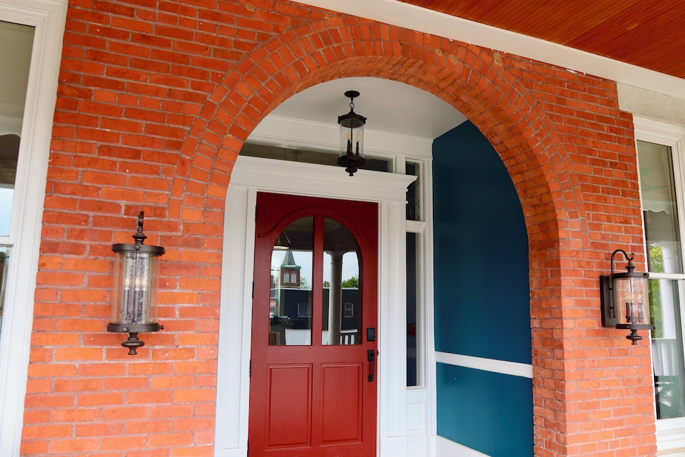 Historic Red Rooster Inn - photo 8
