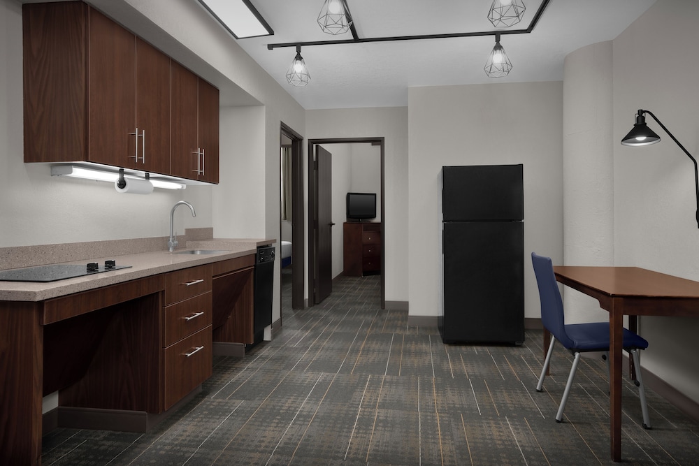 The Suites Hotel at Waterfront Plaza - photo 13