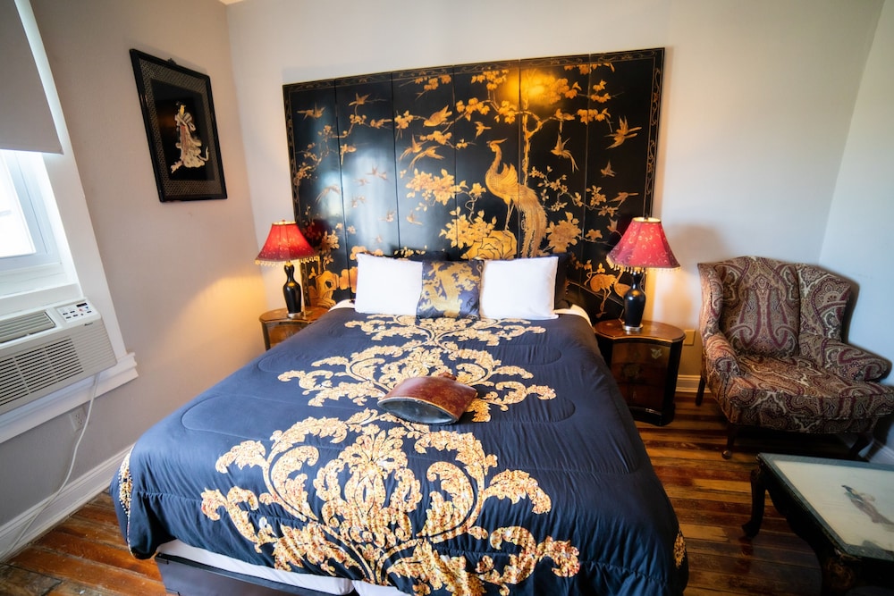 Oaak Tree Hotel - photo 112