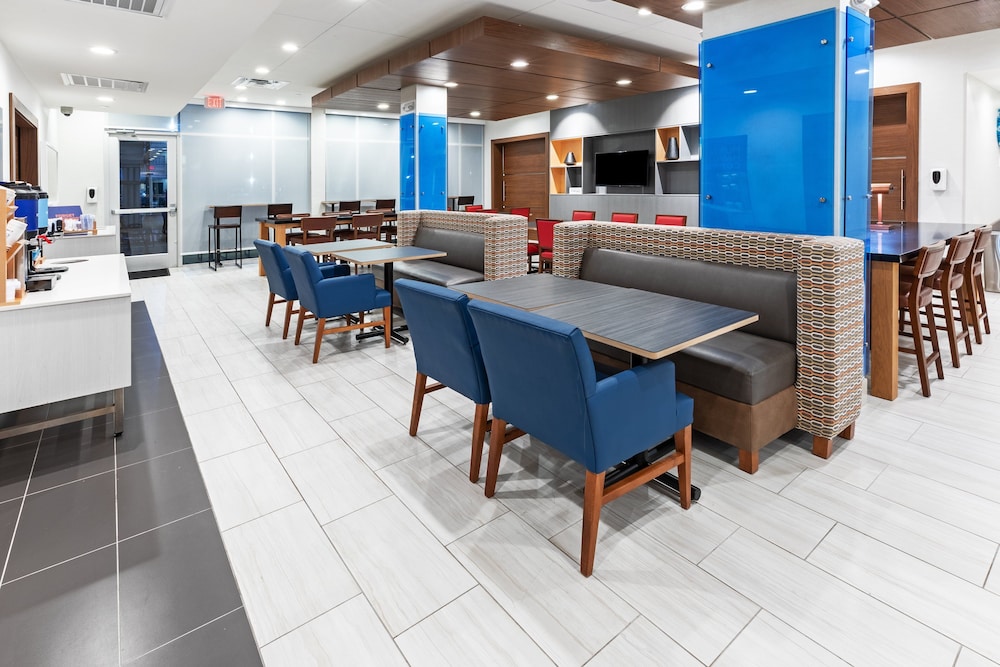 Holiday Inn Express & Suites Stafford NW Sugar Land by IHG - photo 39