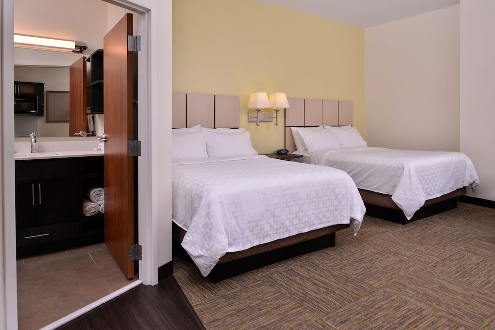 Candlewood Suites Terre Haute an IHG Hotel - photo 3