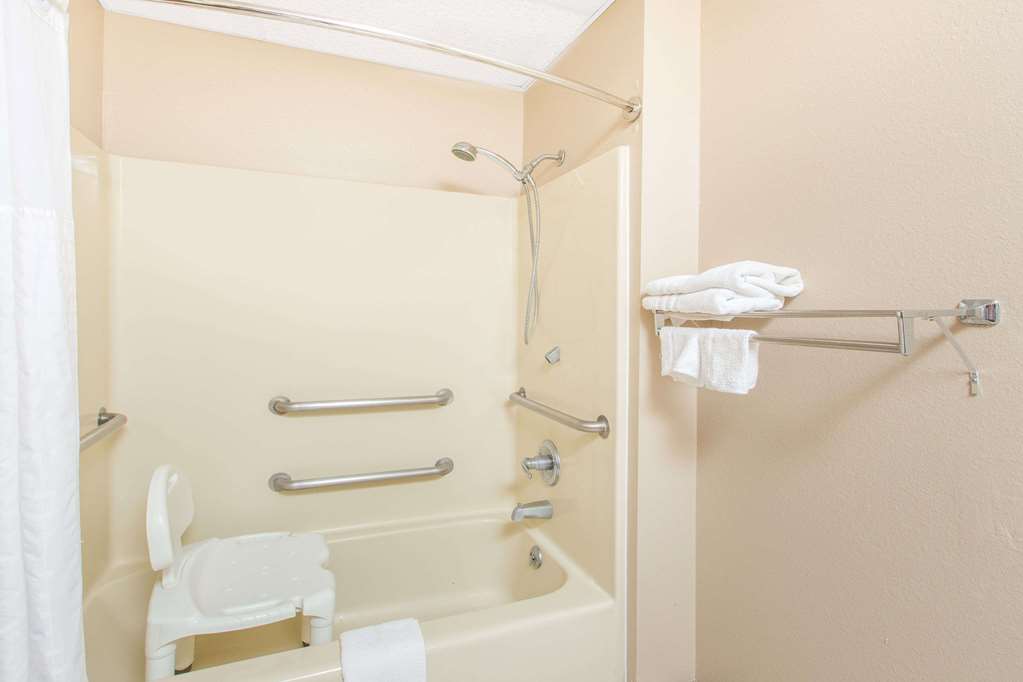 Super 8 by Wyndham Belleville - photo 11