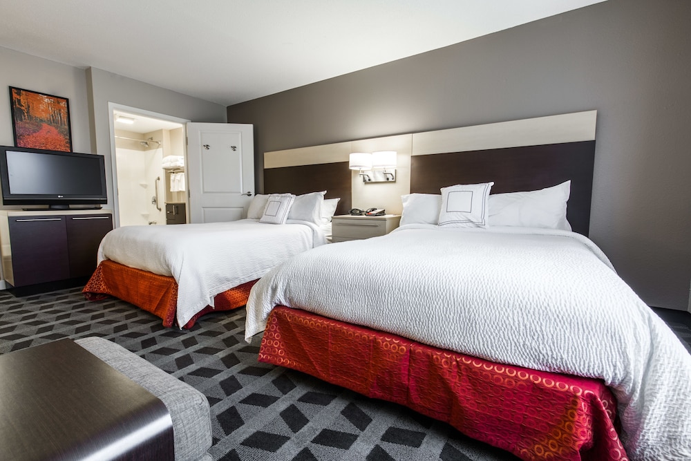 TownePlace Suites by Marriott Gilford - photo 4