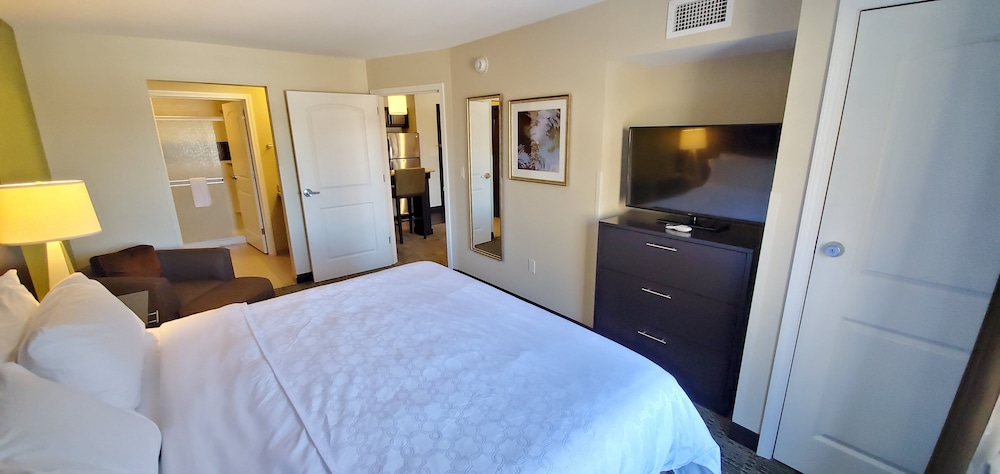 Staybridge Suites Eau Claire Altoona by IHG - photo 24