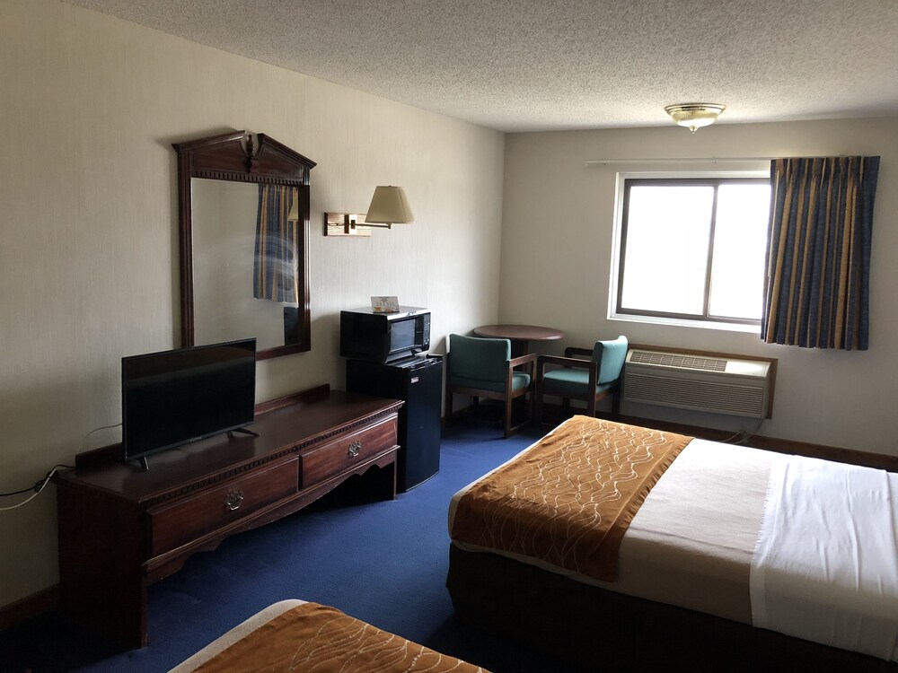 Denison Inn & Suites - photo 15