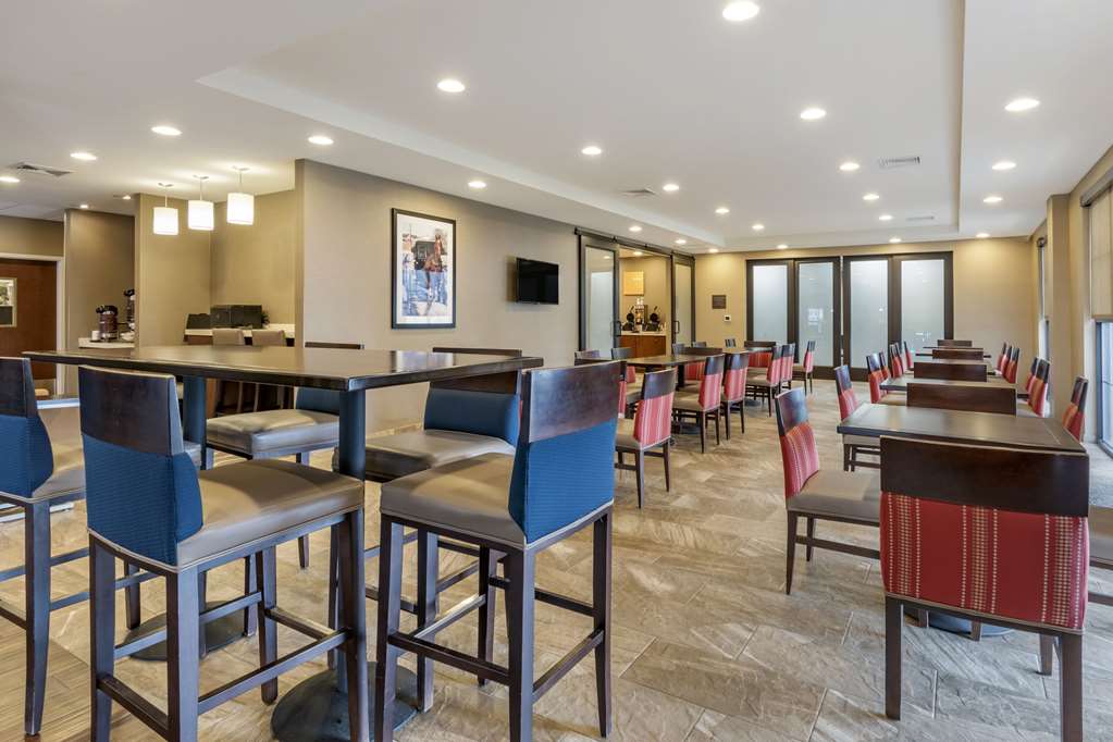 Comfort Suites Manheim Lancaster - photo 30