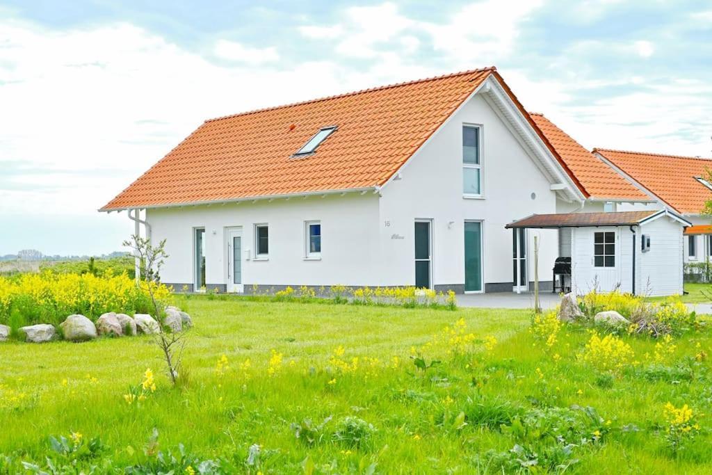 Villa Strandgut — 4-Star Luxury Hotel in None, Germany