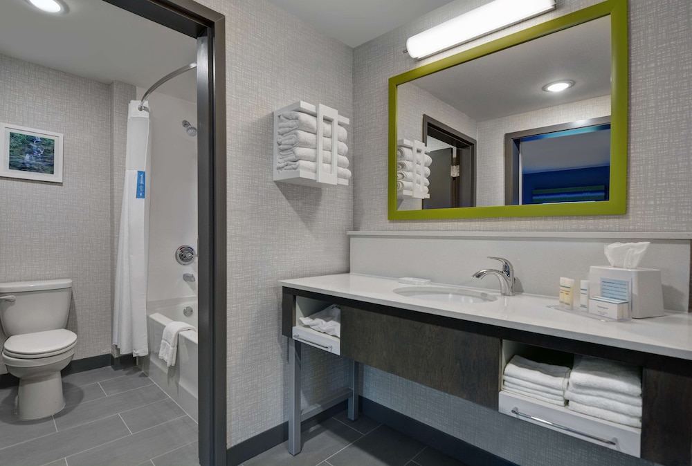Hampton Inn & Suites MacClenny I 10 - photo 26
