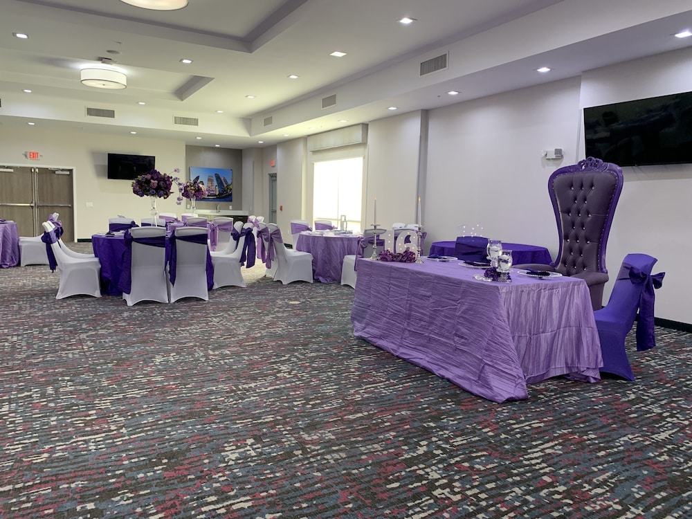 Hampton Inn & Suites Houston East Beltway 8 - photo 6