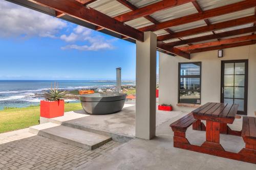Jock's View - carbon neutral hotel in Unknown City