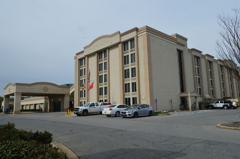 North Baltimore Plaza Hotel - photo 51