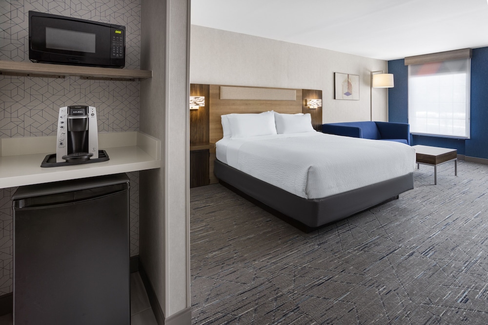 Holiday Inn Express Hotel & Suites Brattleboro by IHG - photo 12