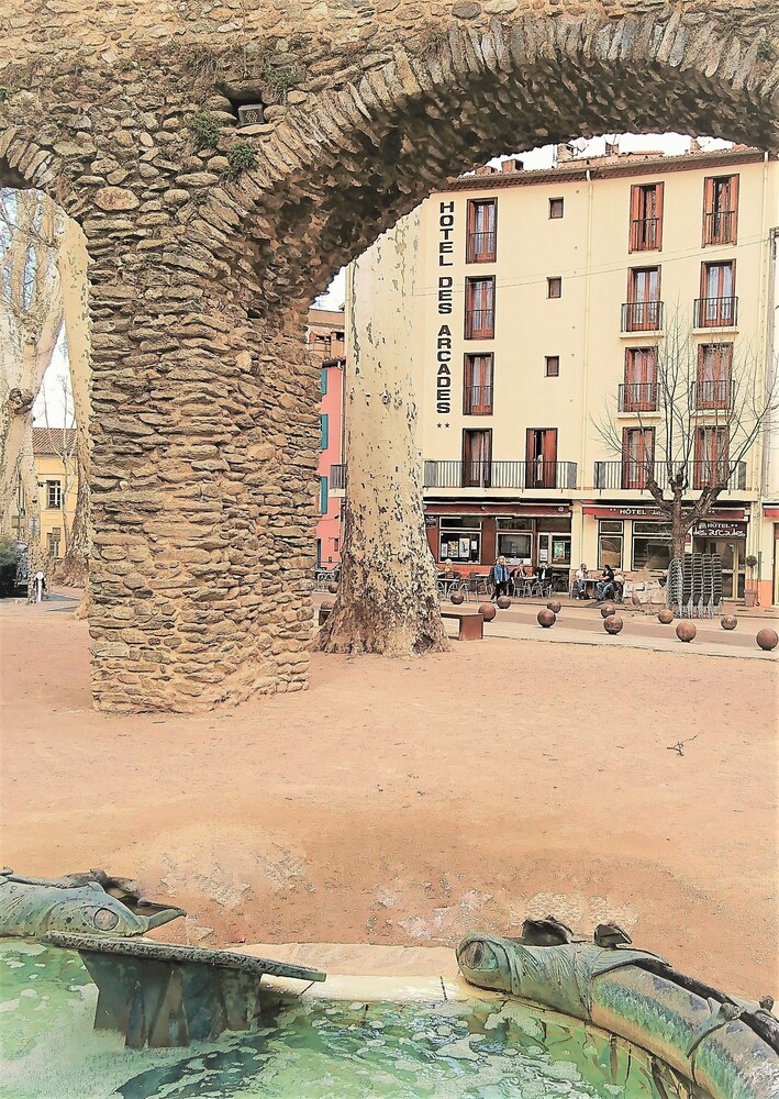 Hôtel des Arcades in Ceret, France