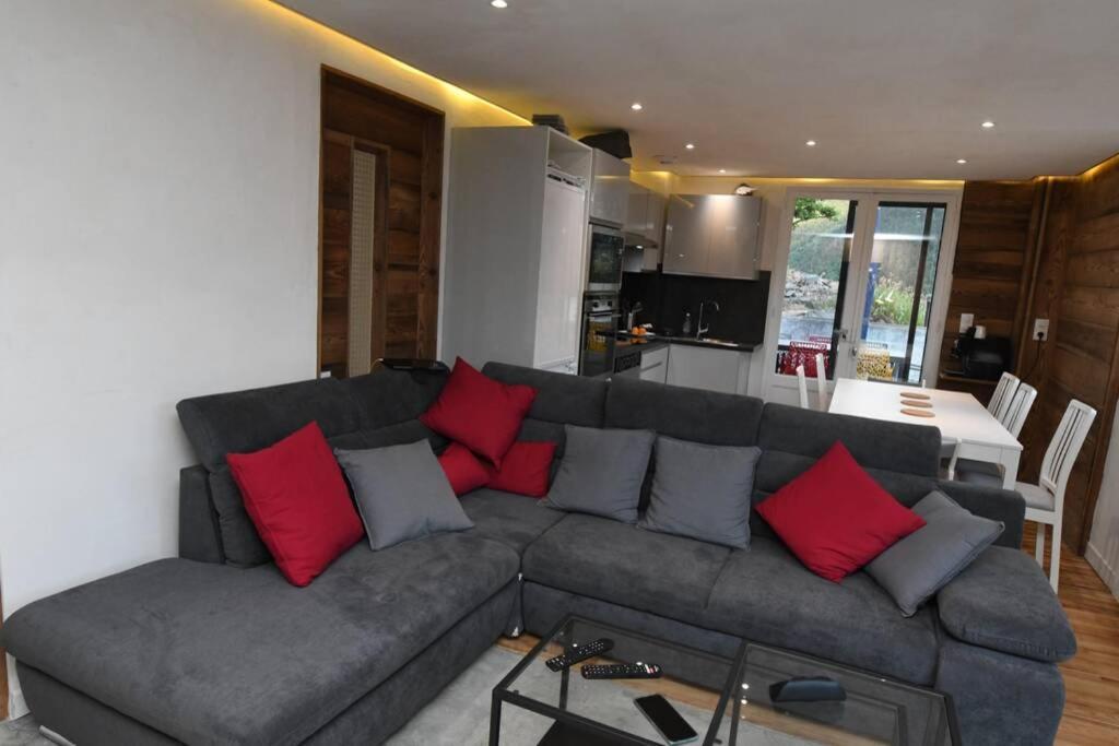 Logement Renove Avec Vue Panoramique — hotel in Saint-Michel-De-Maurienne