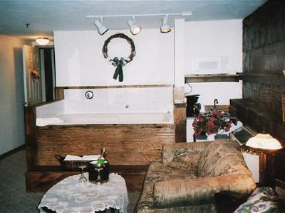 Sturbridge Country Inn - photo 9