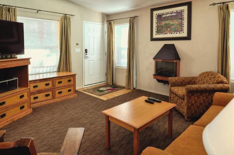 The Roundhouse Resort - photo 6