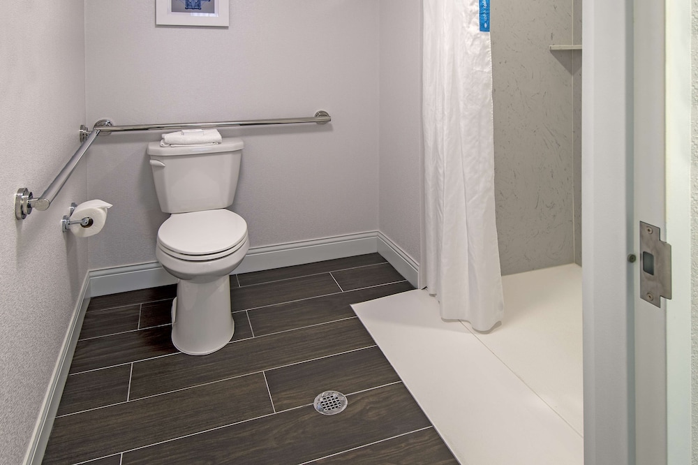 Hampton Inn & Suites Fairfield - photo 49