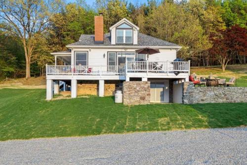 Foxfire Secluded Zen Retreat With Spa Views — Hagerstown