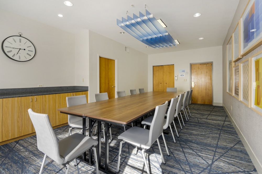 Holiday Inn Express Hotel & Suites The Villages by IHG - photo 79