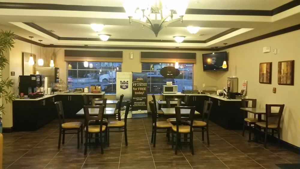 Knights Inn Three Rivers - photo 17