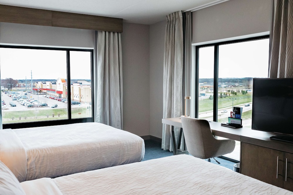 Hilton Garden Inn Madison Sun Prairie - photo 21