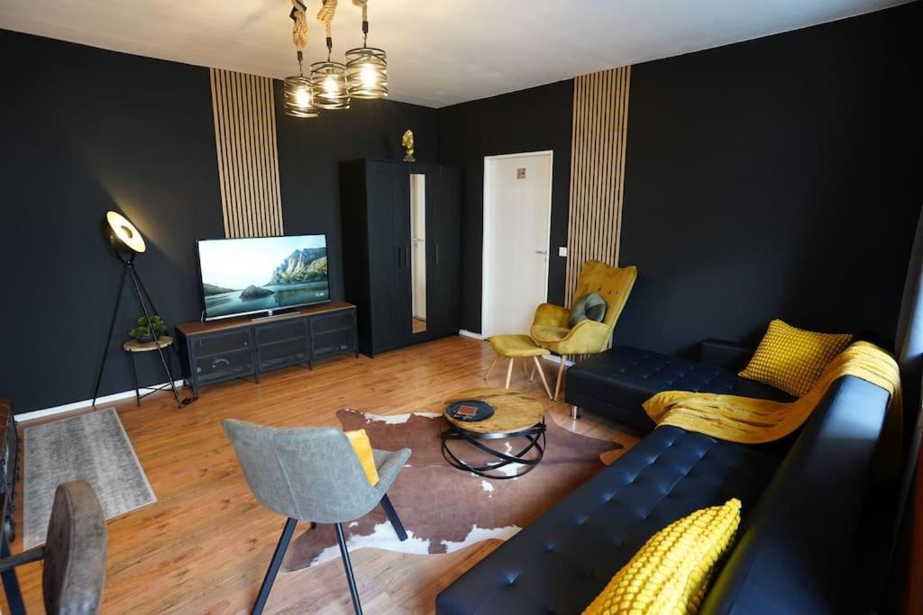 Downtown Balcony Coffee Bar TV Streaming top WLAN — 4-Star Luxury Hotel in Bielefeld, Germany