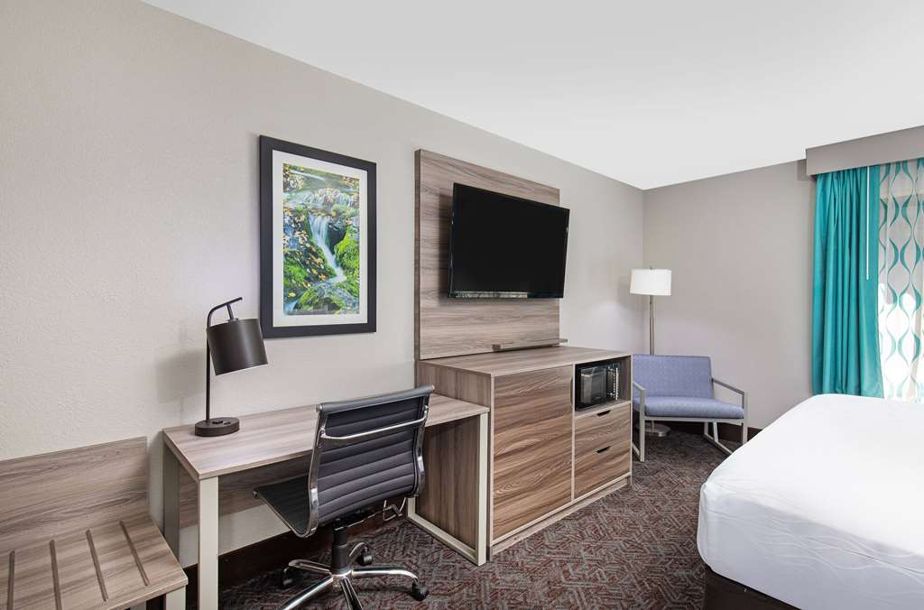 La Quinta Inn by Wyndham Pigeon Forge Dollywood - photo 21
