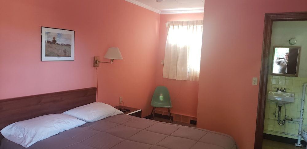 Maples Motel - photo 3