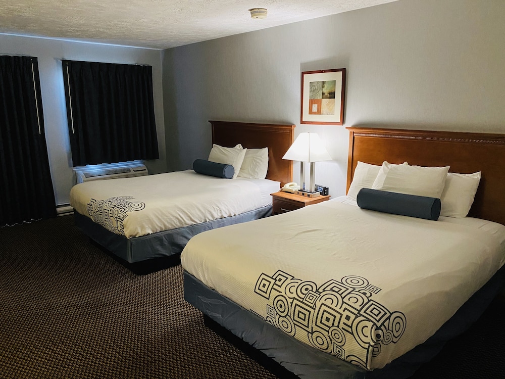 Fleetwood Inn & Suites - photo 11