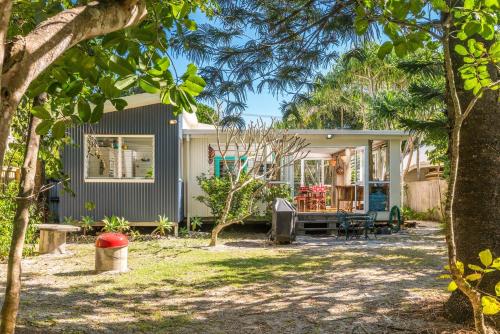 Beachcombers Cottage beachfront pet retreat — 4-Star Luxury Hotel in Suffolk Park, Australia