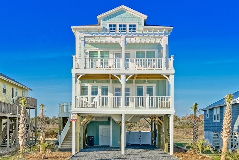 Knot A Care 4 Bedroom Home by RedAwning — 4-Star Luxury Hotel in Shallotte, United States