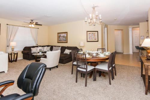 Stunning Vacation Condo Vista Cay Resort 2008 — 4-Star Luxury Hotel in Orlando, United States