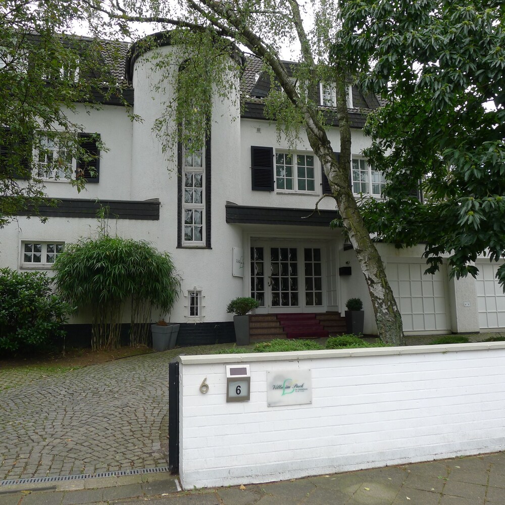 Hotel Villa im Park — hotel near Düsseldorf Airport