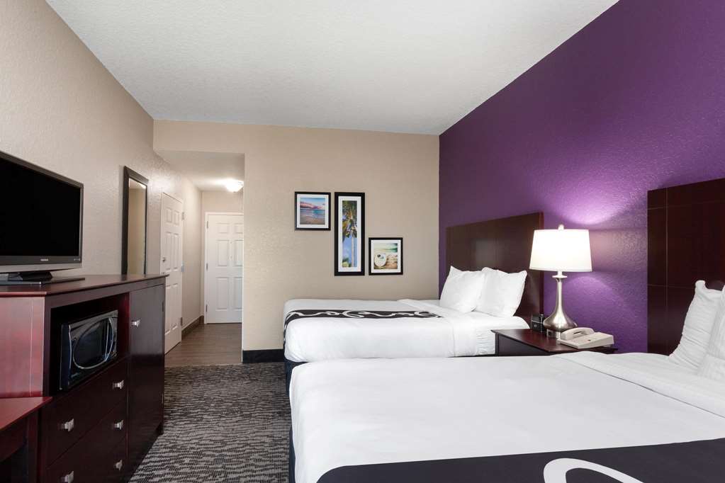 La Quinta Inn & Suites by Wyndham Port Orange Daytona - photo 25