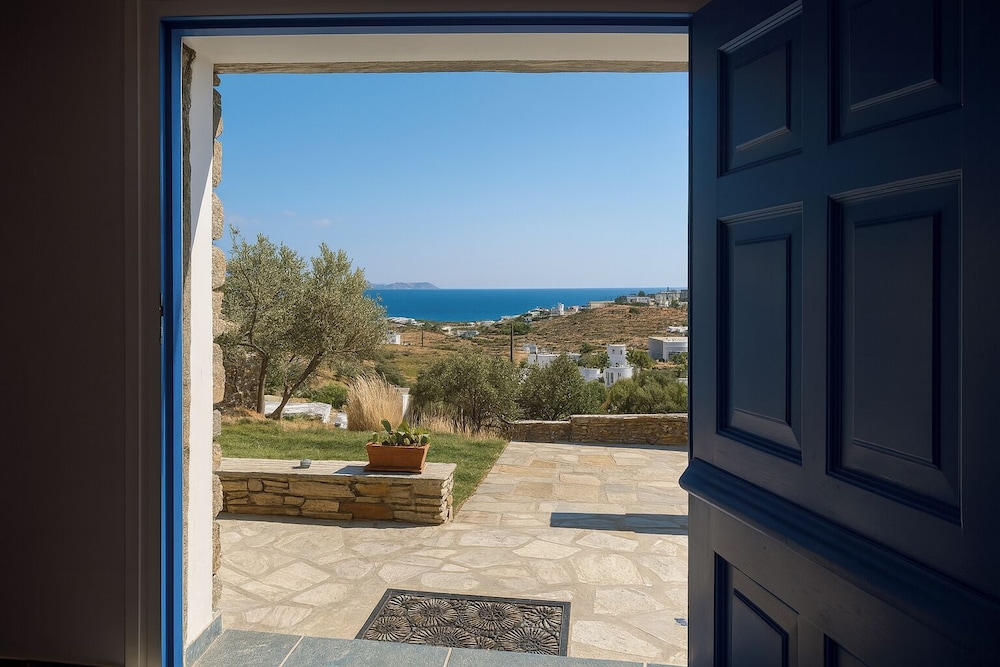 Family House for 5 by Tinosstay — 4-Star Luxury Hotel in Tinos, Greece