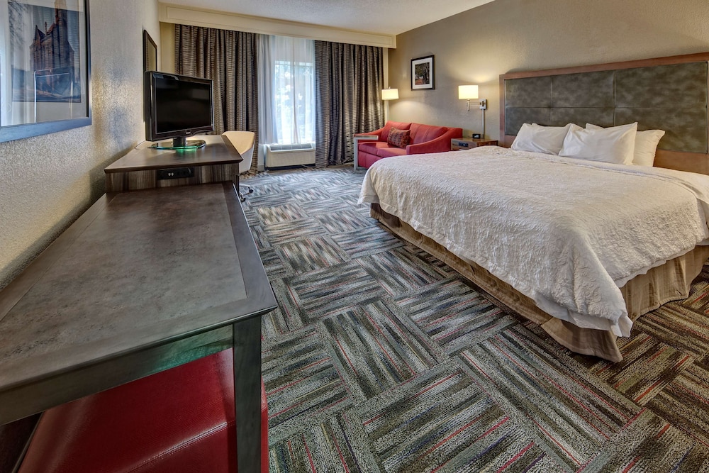 Hampton Inn Newberry Opera House - photo 8