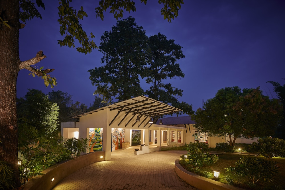 Club Mahindra Kanha — 4-Star Luxury Hotel in Mandla, India