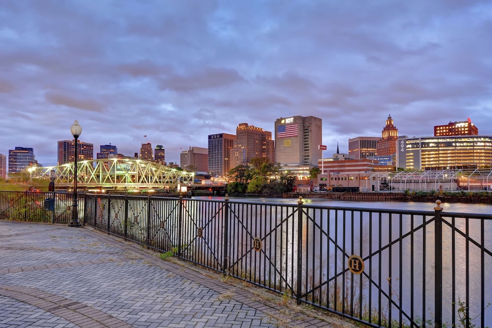 Hampton Inn & Suites Newark Harrison Riverwalk - photo 41
