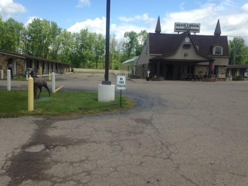 Deer Creek Motel - photo 18