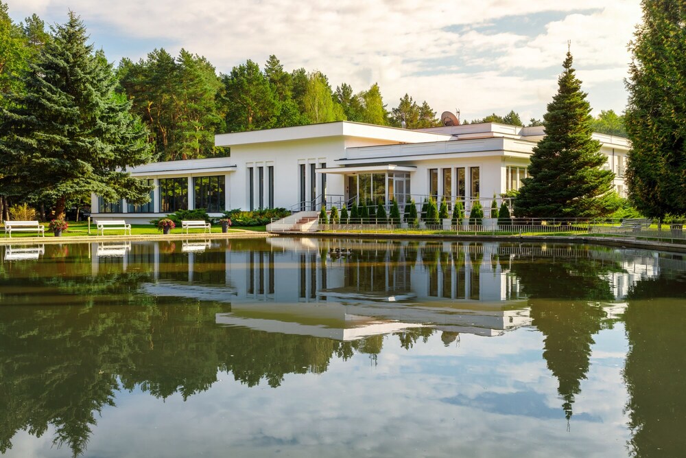Perła Leśna — hotel in Nadarzyn