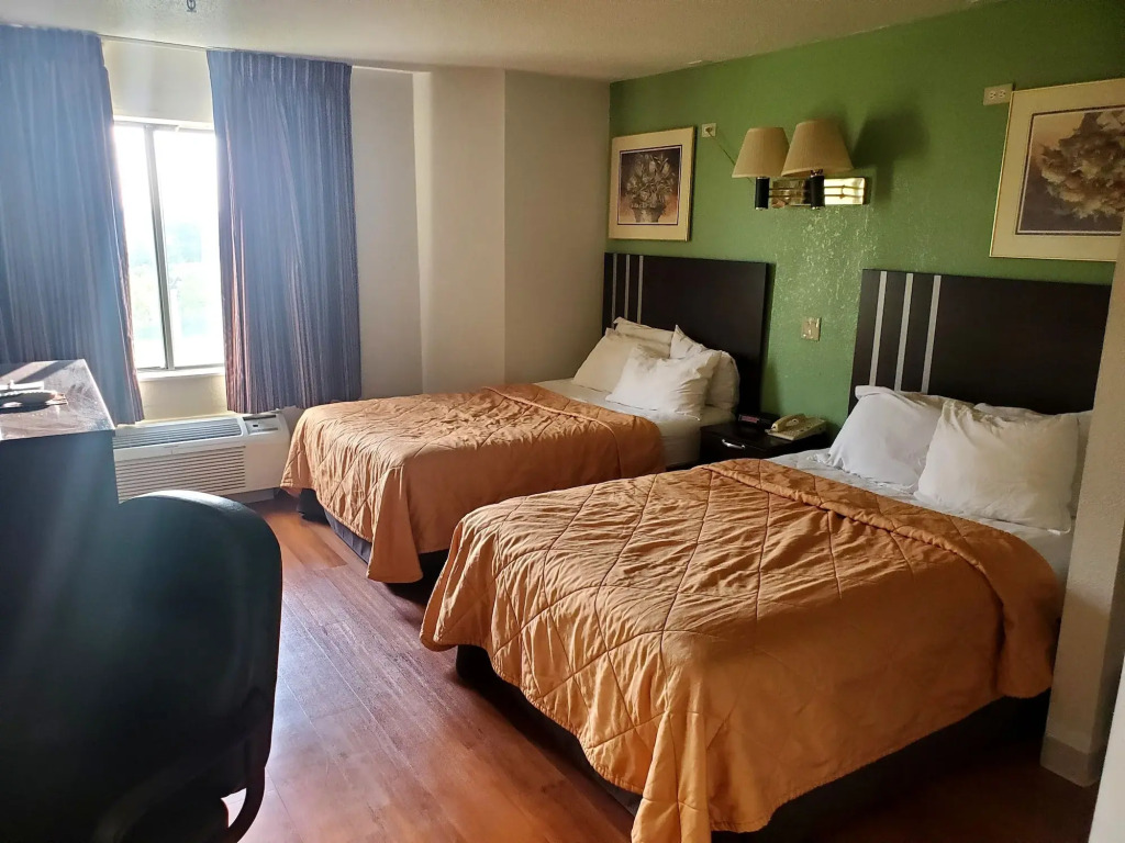 Pleasant Stay Inn & Suites Brooklyn - photo 14