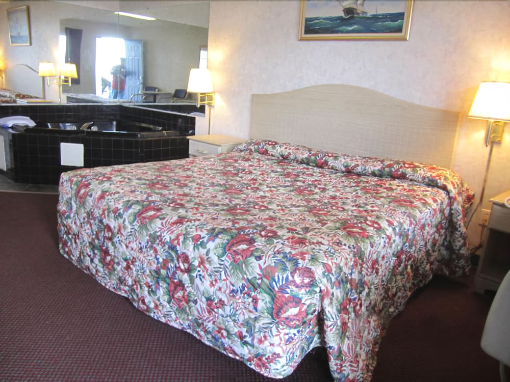 Passport Inn & Suites - photo 6